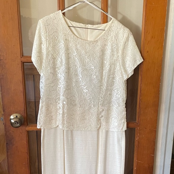 Women Formal Dress - Picture 7 of 7